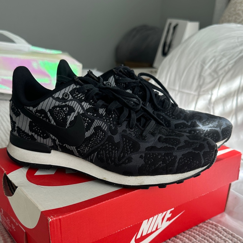 Nike Women's Black leopard print Sneakers